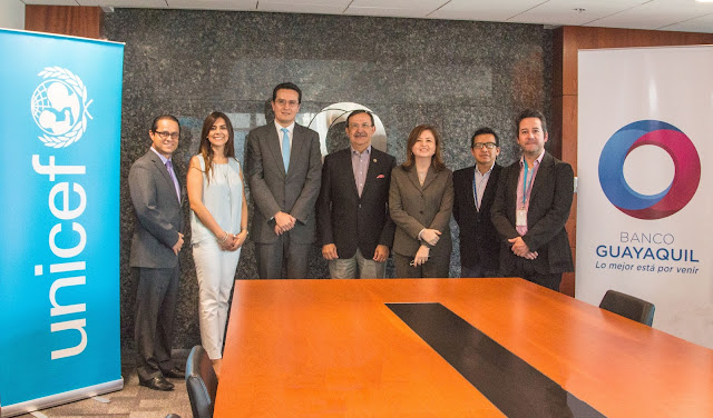 Banco Guayaquil firma convenio con Unicef