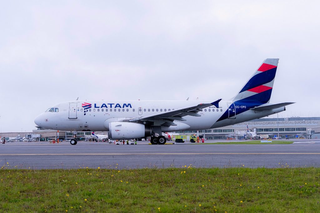 Primer vuelo Quito-Bogotá de LATAM despegó el 1 de abril de 2022