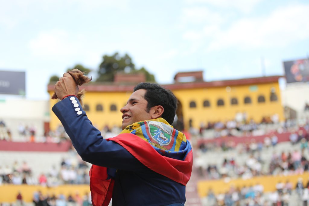 Apoteósica tarde en la Plaza Monumental de Toros Ambato, en la primera corrida de la Feria Nuestra Señora de la Merced